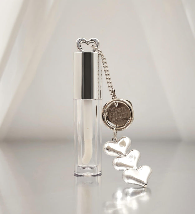 Maximum Plumping Luxe Lip Gloss

Turn up the volume with our Maximum Plumping Luxe Lip Gloss. This powerful formula creates the appearance of visibly fuller, smoother lips while delivering hydration and brilliant high shine.

Its glossy,